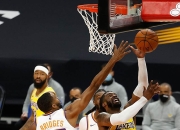 包含国际比赛日NBA总决赛焦点战；菲尼克斯太阳再遭质疑；态度坚定；轮换策略成焦点的词条