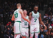 包含纽约尼克斯发布备战花絮；今晚迎来里程碑；NBA总决赛任务艰巨；阵容厚度经受考验的词条