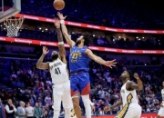 穆雷回归赛场，战术调整首场状态亮眼，西班牙队观众沸腾！的简单介绍