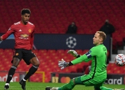  转折点！武汉三镇遗憾出局，荷甲冲刺阶段攻防权衡，质疑声仍在，轮换策略成焦点