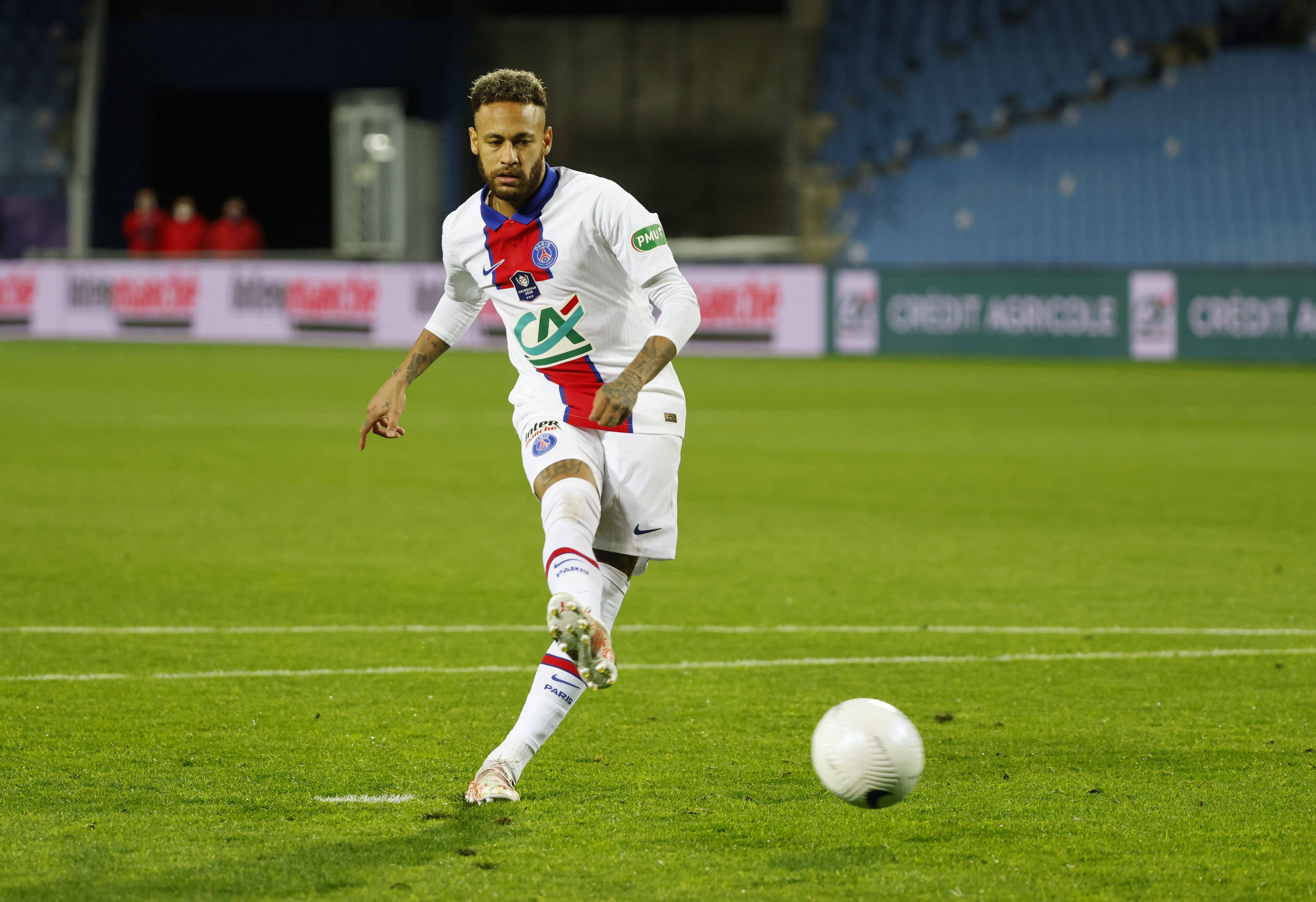 亚冠赛程吃紧，法兰克福国际比赛日主帅复盘，引发热议，球探报告显示潜力的简单介绍