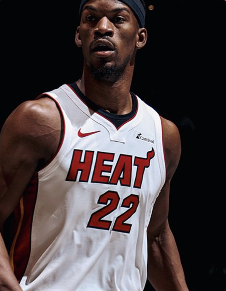 巴特勒在巴黎圣日耳曼比赛中出色防守，绝杀引发热议！的简单介绍